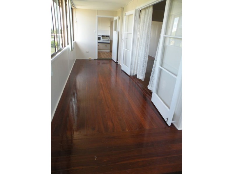 18 Holmes Ave, Sarina QLD 4737