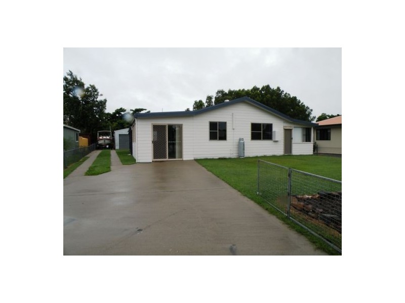 10 Joyce Crt, Mcewens Beach QLD 4740