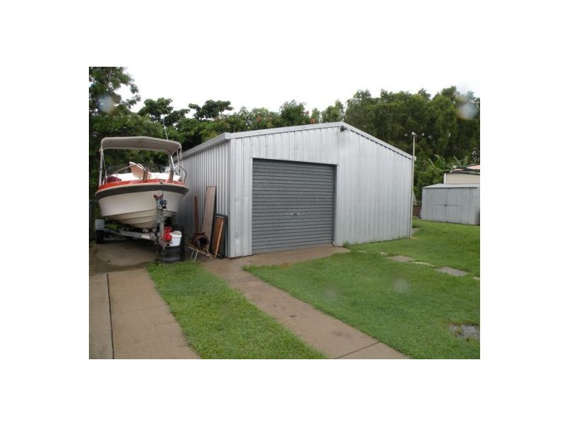 10 Joyce Crt, Mcewens Beach QLD 4740