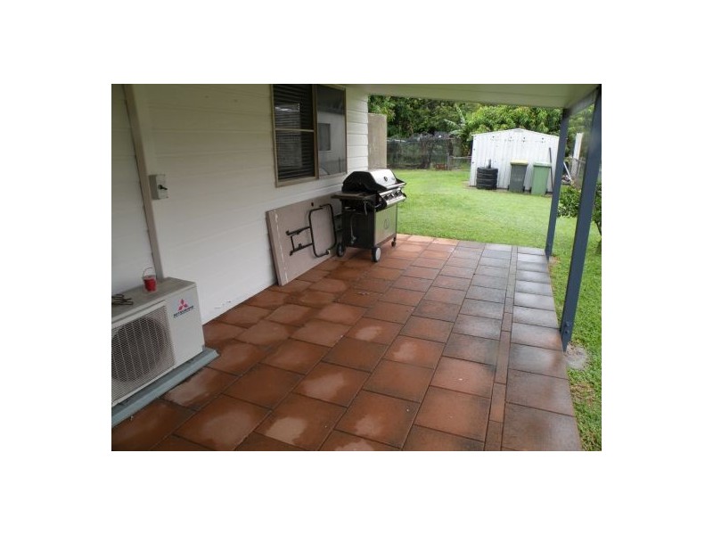 10 Joyce Crt, Mcewens Beach QLD 4740