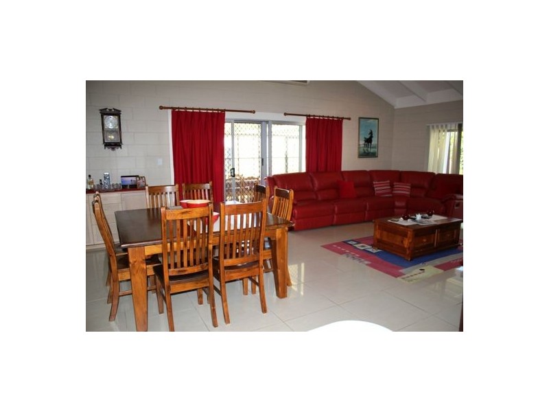 30 Edmonds St, Bucasia QLD 4750