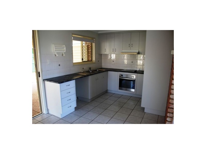 27 Caledonian Dr, Beaconsfield QLD 4740