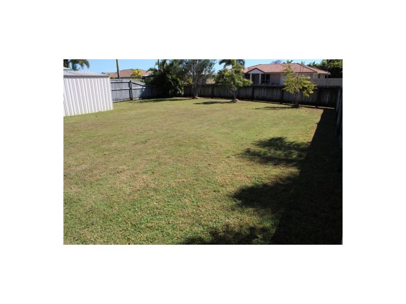 27 Caledonian Dr, Beaconsfield QLD 4740