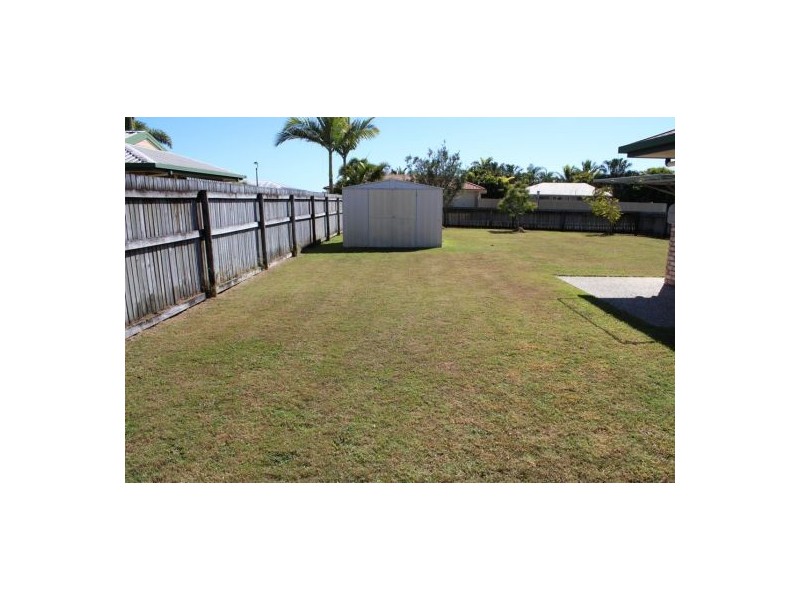 27 Caledonian Dr, Beaconsfield QLD 4740