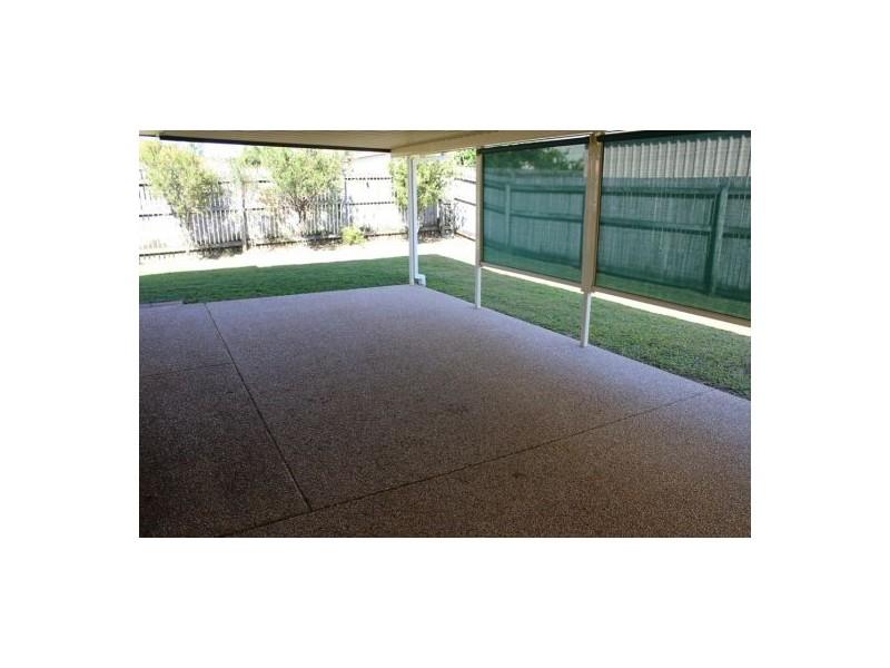 27 Caledonian Dr, Beaconsfield QLD 4740