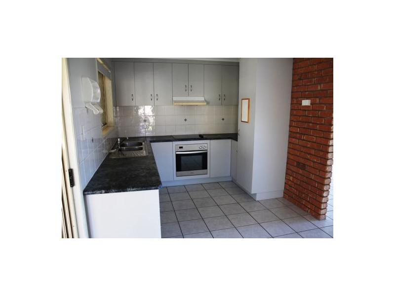 27 Caledonian Dr, Beaconsfield QLD 4740