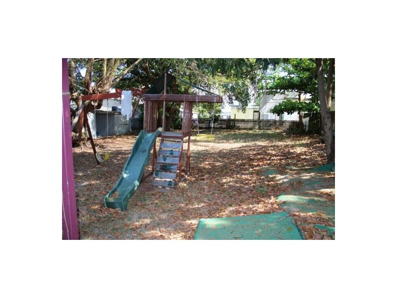 3 Peatey St, Andergrove QLD 4740
