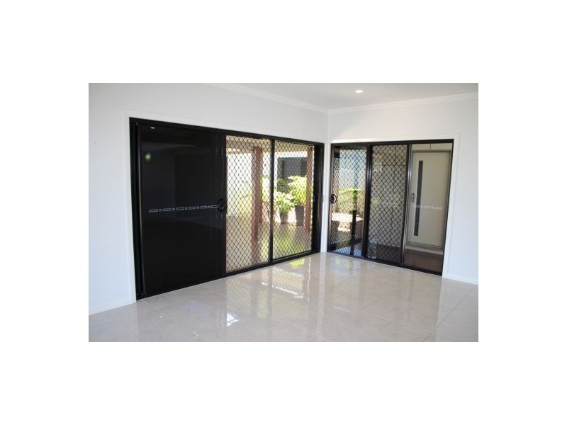 27 Millenium Dr, Sarina QLD 4737