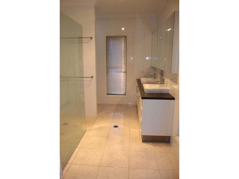 27 Millenium Dr, Sarina QLD 4737