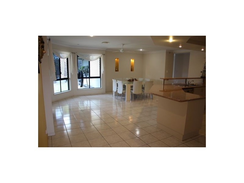 43 Victor Ave, Glenella QLD 4740