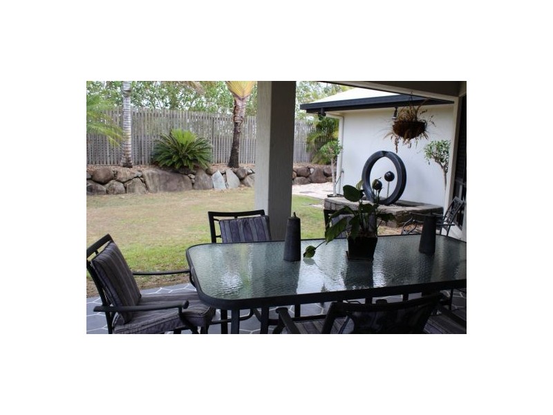 43 Victor Ave, Glenella QLD 4740