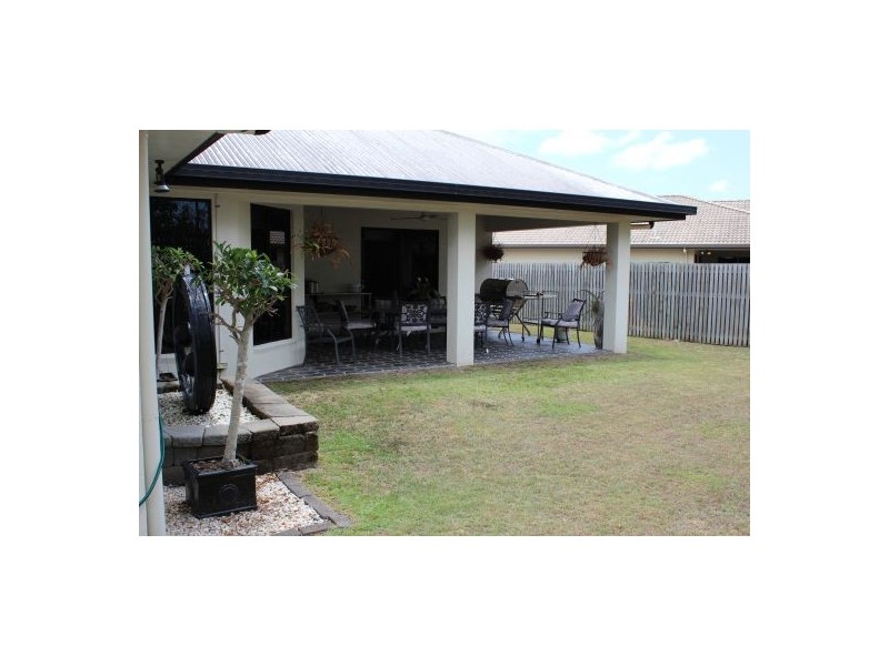 43 Victor Ave, Glenella QLD 4740