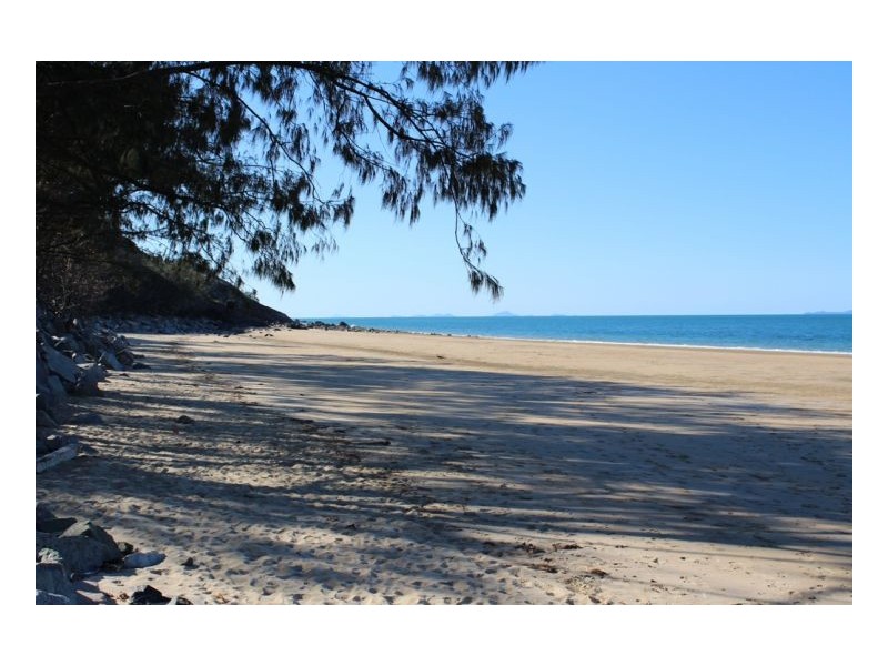 1 Cavanagh Dr, Blacks Beach QLD 4740