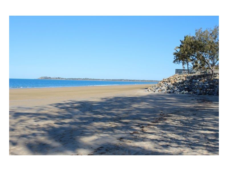 1 Cavanagh Dr, Blacks Beach QLD 4740