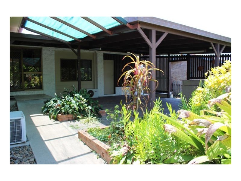 25 Shiral Dr, Beaconsfield QLD 4740