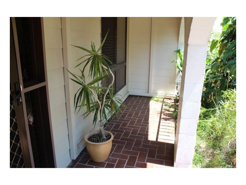 25 Shiral Dr, Beaconsfield QLD 4740