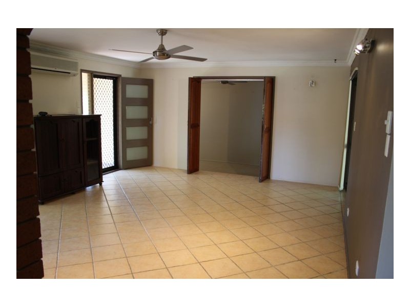 25 Shiral Dr, Beaconsfield QLD 4740