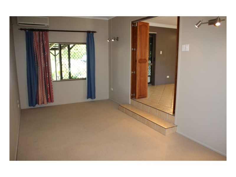 25 Shiral Dr, Beaconsfield QLD 4740