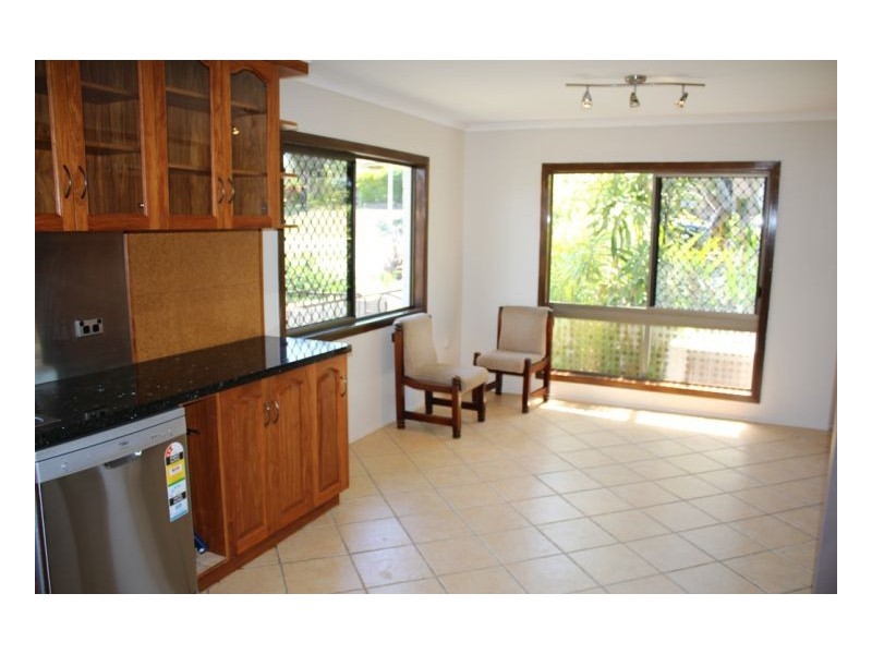 25 Shiral Dr, Beaconsfield QLD 4740