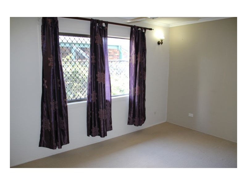 25 Shiral Dr, Beaconsfield QLD 4740