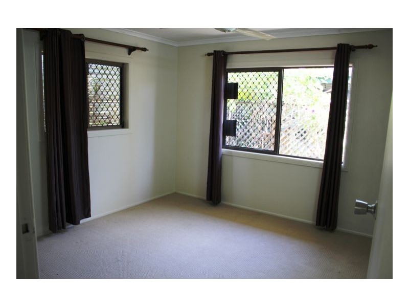 25 Shiral Dr, Beaconsfield QLD 4740