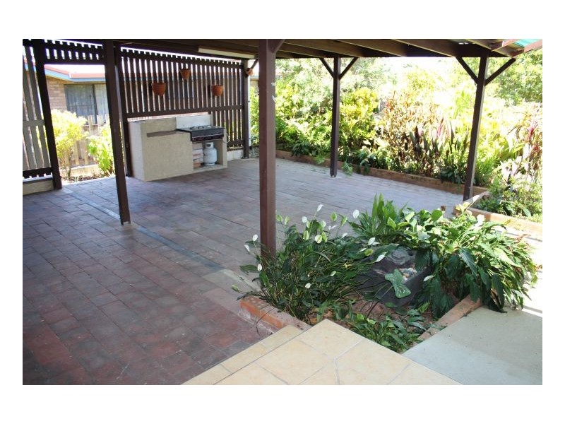 25 Shiral Dr, Beaconsfield QLD 4740