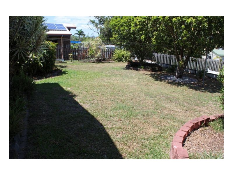 25 Shiral Dr, Beaconsfield QLD 4740