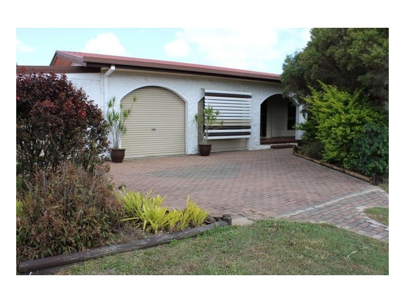 25 Shiral Dr, Beaconsfield QLD 4740