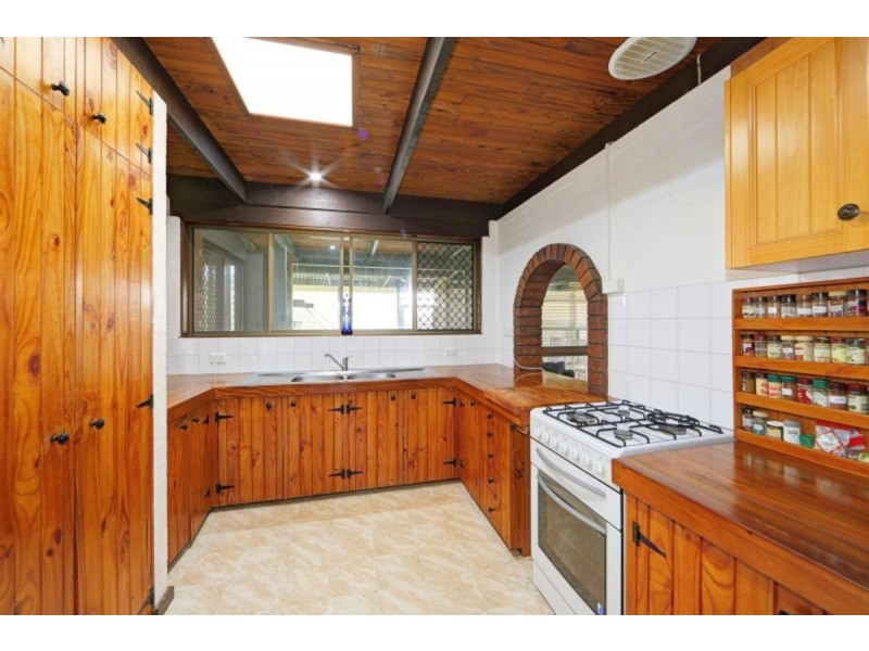 37 Brady Street, Avenell Heights QLD 4670