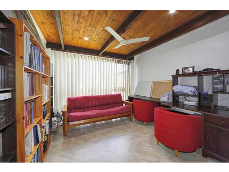 37 Brady Street, Avenell Heights QLD 4670