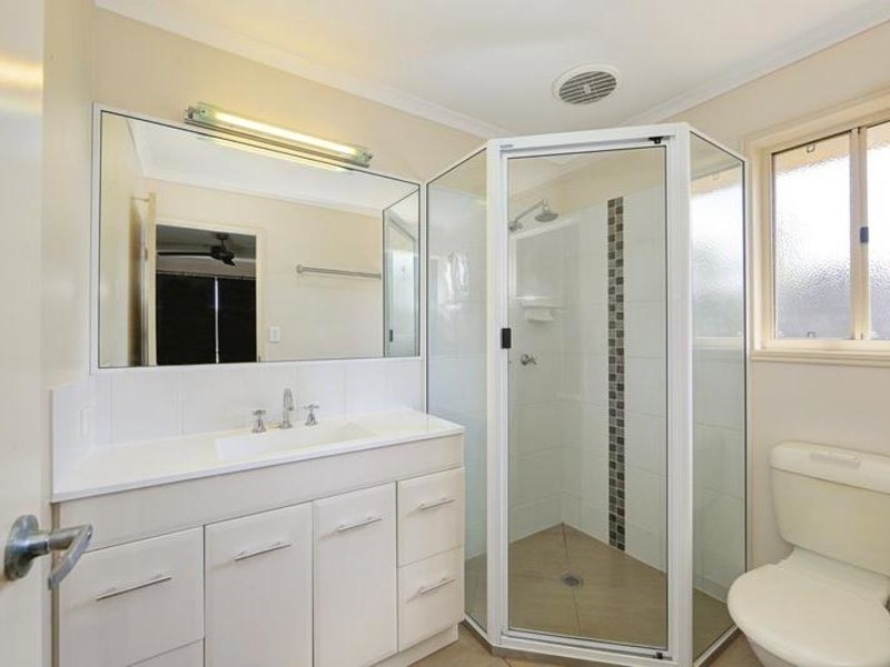 5 Aymone Close, Avoca QLD 4670