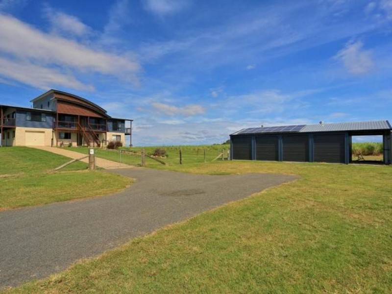 8 River Road, Fairymead QLD 4670