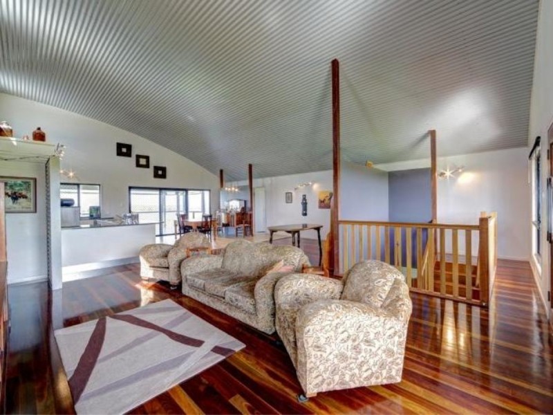 8 River Road, Fairymead QLD 4670