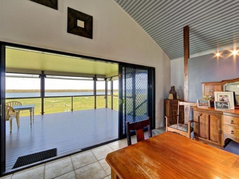 8 River Road, Fairymead QLD 4670