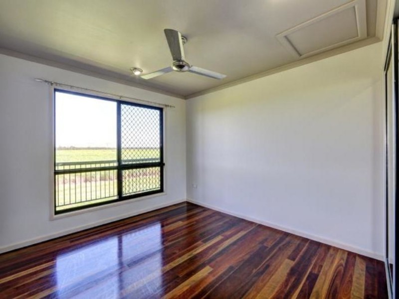 8 River Road, Fairymead QLD 4670