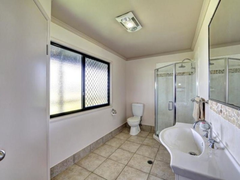 8 River Road, Fairymead QLD 4670