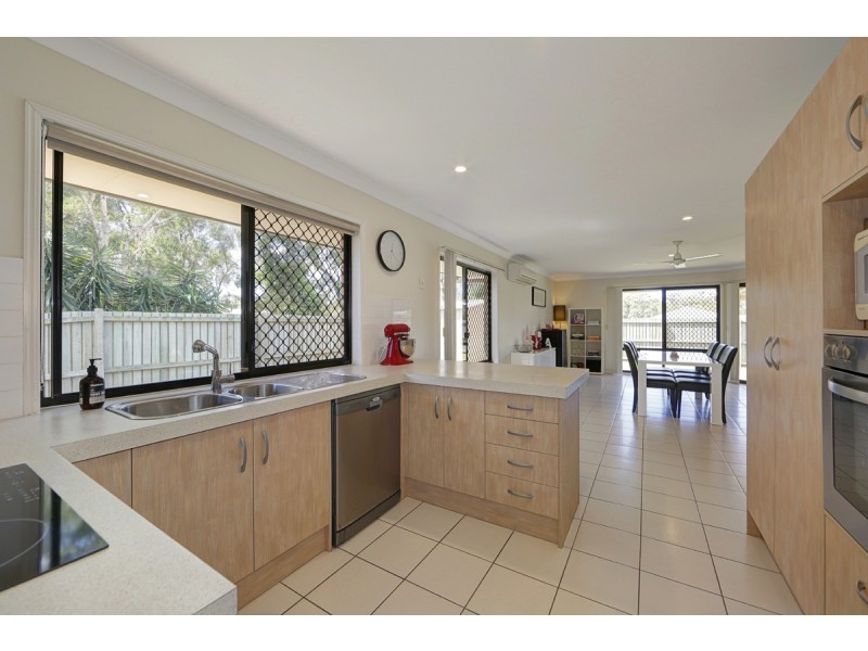 19 Sutherland Road, Branyan QLD 4670