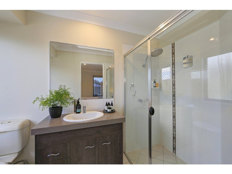 19 Sutherland Road, Branyan QLD 4670