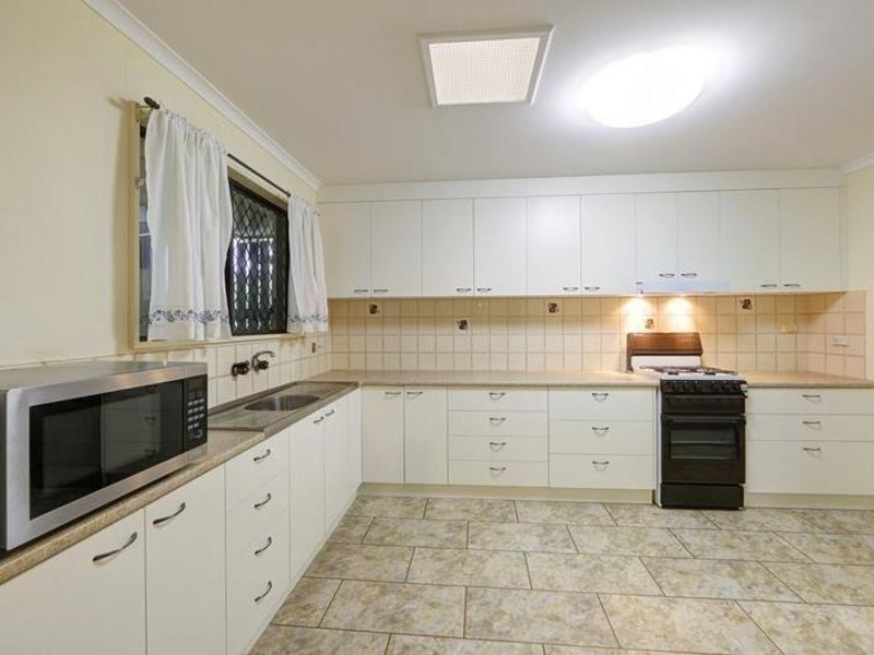 29 Sloane Street, Kalkie QLD 4670