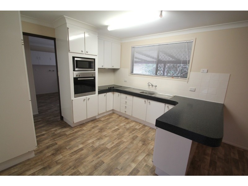 2 Vandenberg Street, Avenell Heights QLD 4670