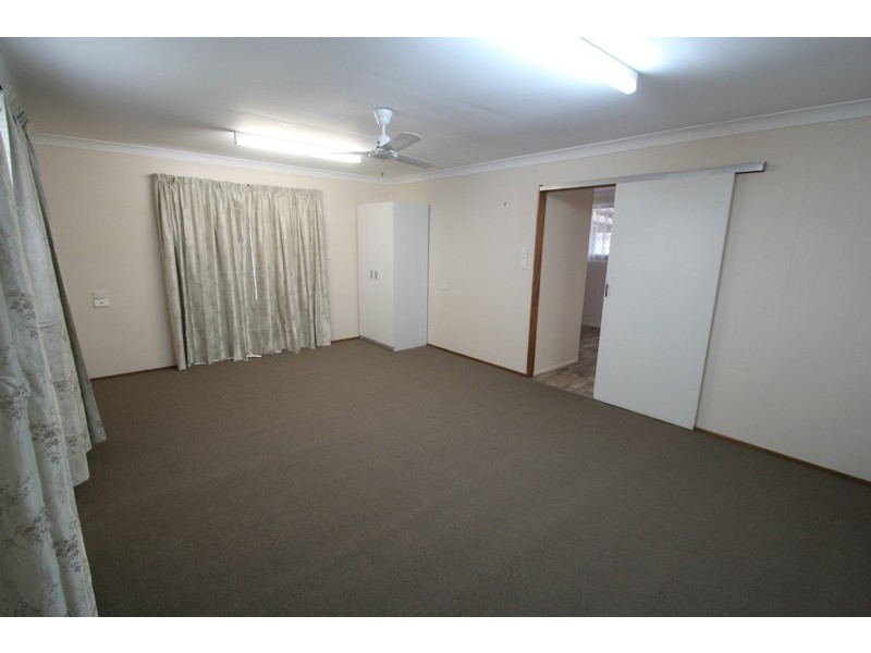 2 Vandenberg Street, Avenell Heights QLD 4670