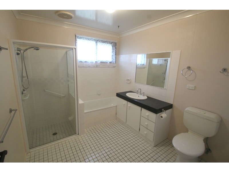 2 Vandenberg Street, Avenell Heights QLD 4670