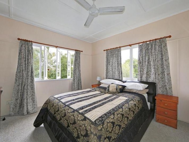 34 Burnett Street, Bundaberg South QLD 4670