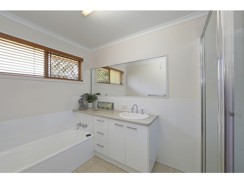 142 Avoca Road, Avoca QLD 4670