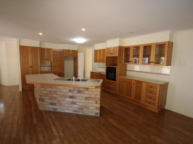 7 Cockatoo Crescent, Gooburrum QLD 4670