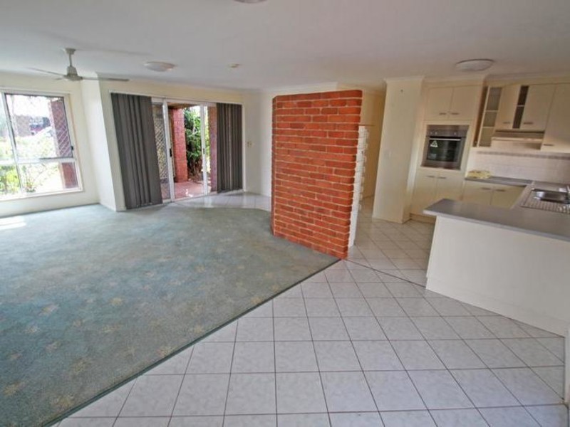 17 Kinghorn Street, Kalkie QLD 4670