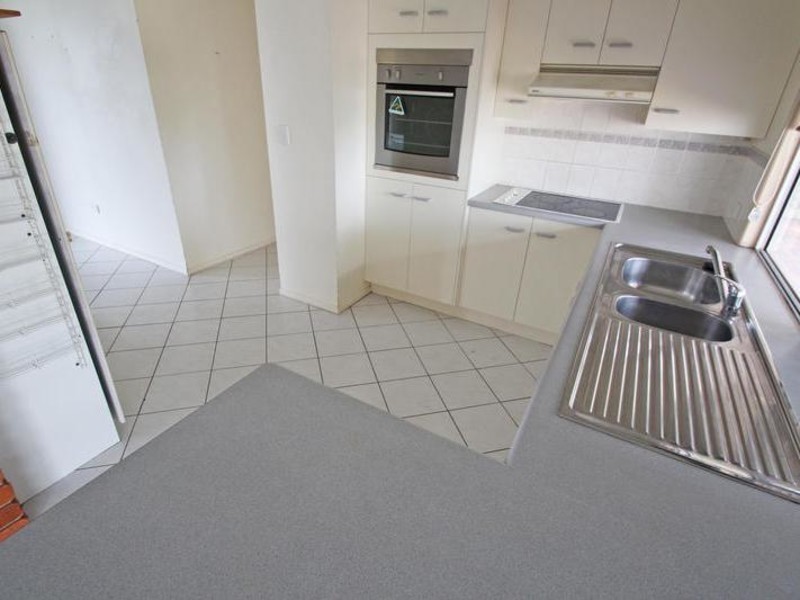 17 Kinghorn Street, Kalkie QLD 4670