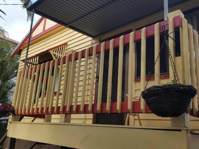 8 Randall Street, Childers QLD 4660