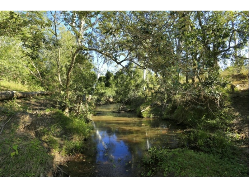 211 Railway Road, Booyal QLD 4671