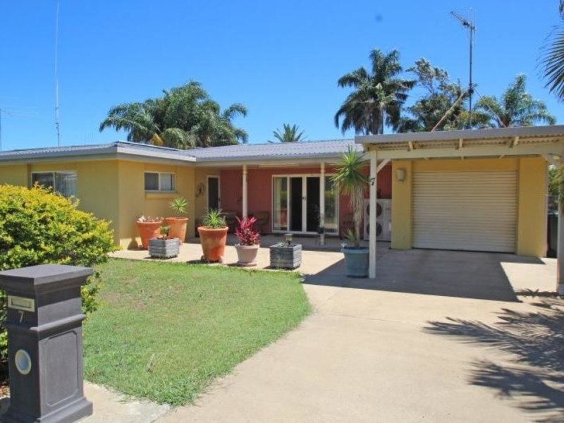 7 Mcgowan Street, Burnett Heads QLD 4670